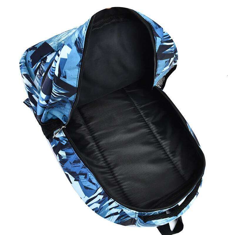 Large-capacity travel backpack, durable wear-resistant, suitable and commuting as a laptop backpack Z260124