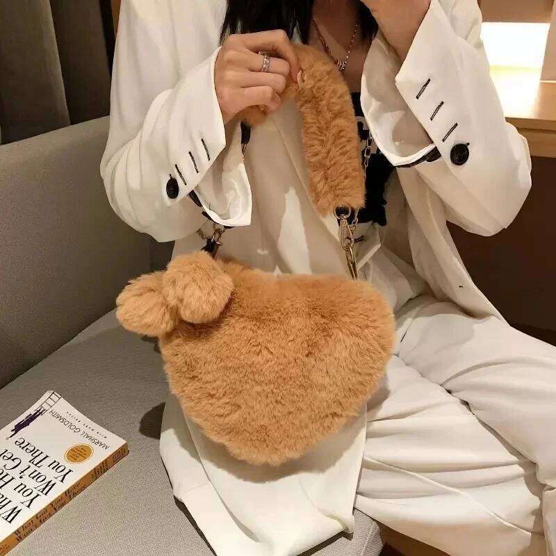 New Korean Style Plush Trendy Heart-shaped Crossbody Bags Versatile Autumn Winter Single Shoulder or Handheld Clutch Wallet Z260124