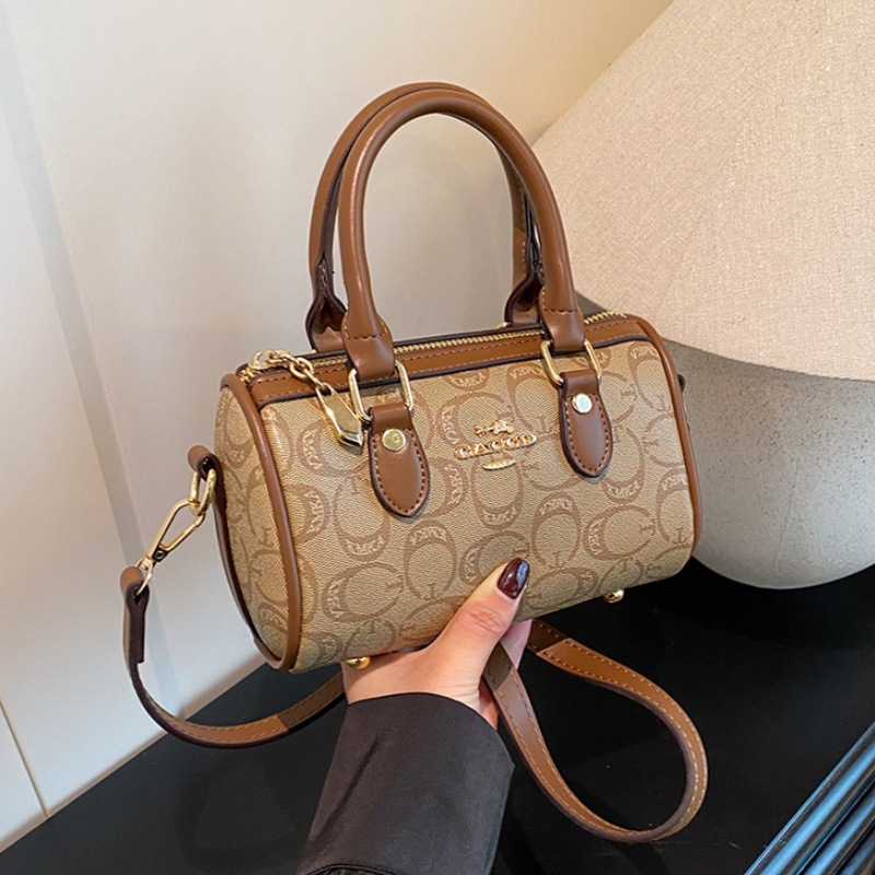 New style small bag female Boston bag casual all match temperament high appearance level popular hand carry crossbody bag 2026s hot