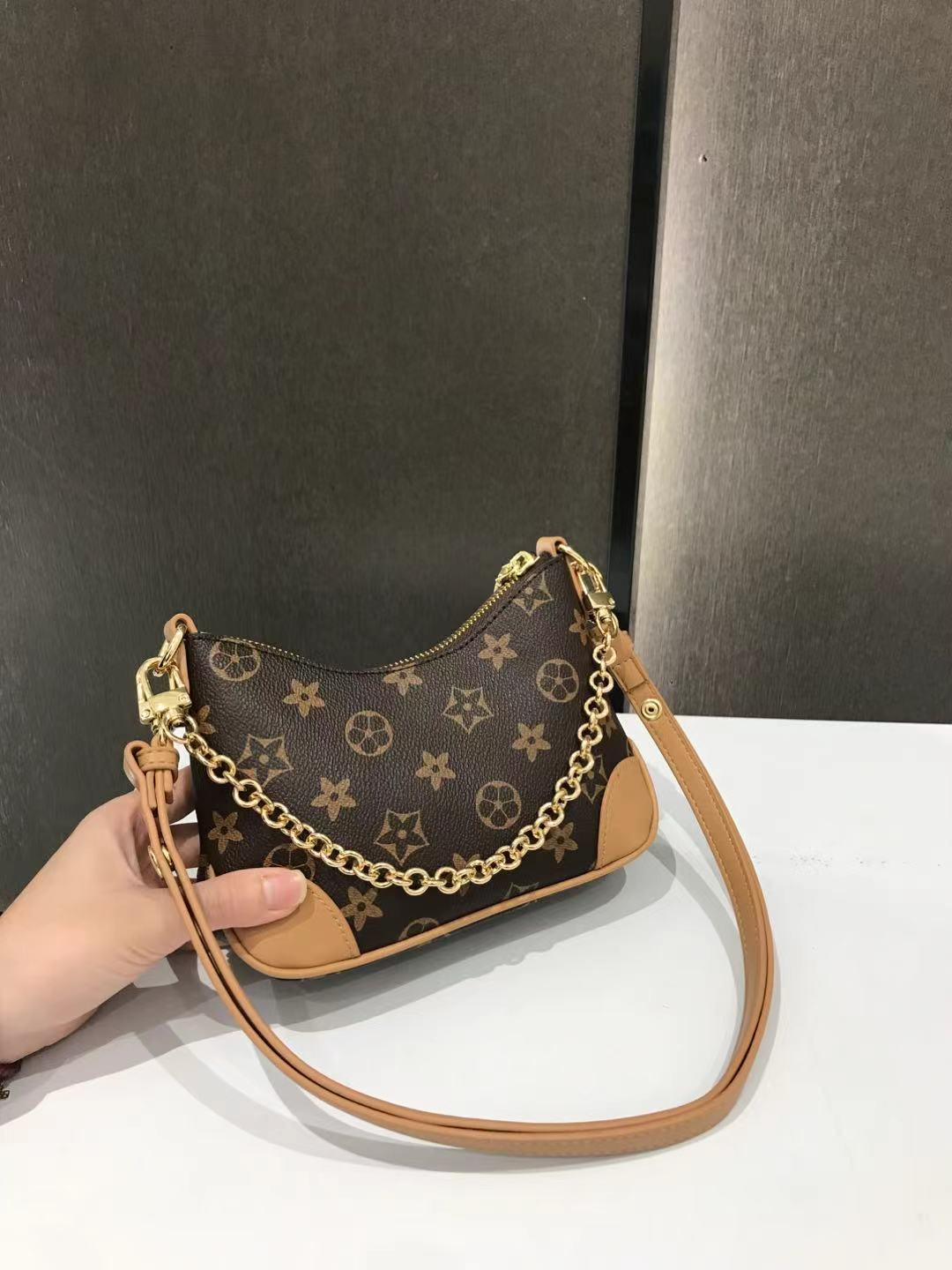 2026 New Printed Design Versatile Fashion Luxury Retro Light Luxury Shoulder Bag Women's Elegant Party Handbag