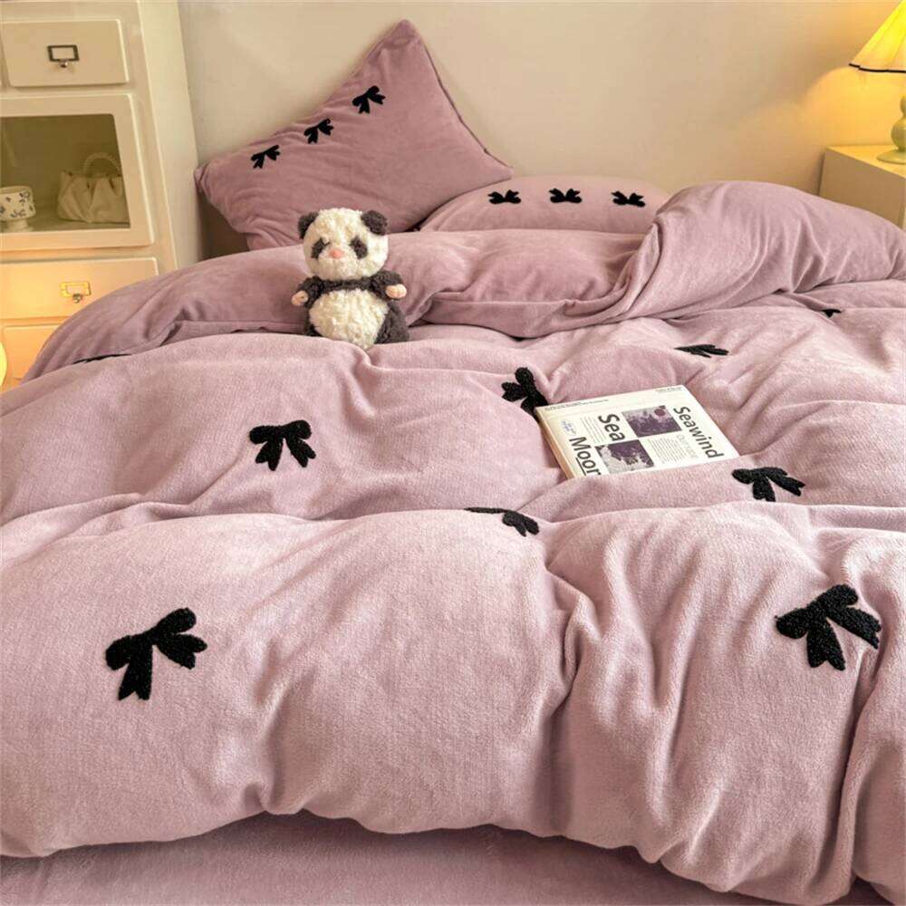 Bowknot Bedding Milk Four-Piece Set Duvet Thickened Coral Velvet Quilt Cover Bed Sheet Pillowcase Home Textiles Y260124