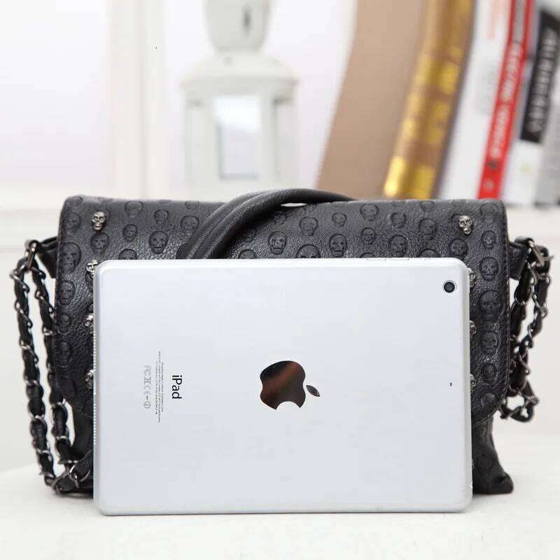Punk Style Skull Head Handbag; Embossed Envelope Bag; Chain Trend Fashion Single Shoulder Crossbody Ladies Bag