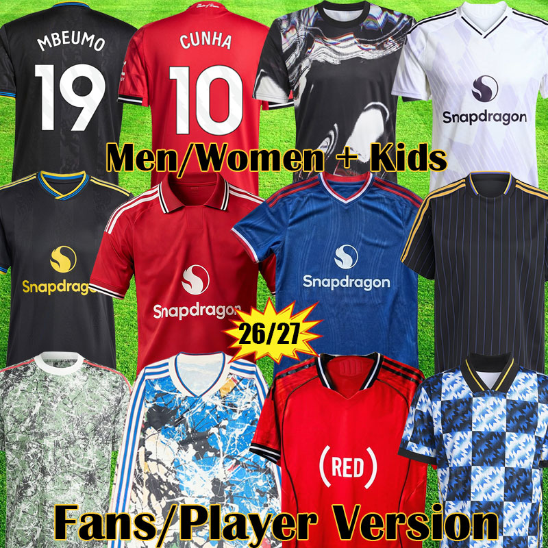 26 27 ManUniteds soccer jerseys Pre Match Fans Player FERNANDES Man RED football shirt Stone Roses Lifestyle MUTDES Icons Shirts CUNHA kit kids 2025 Lucky Knot set 999