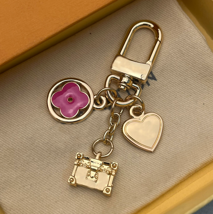 Designers Boarding pass keychains Bag Charm Letters with designers keychain top Car Key Chain Women Buckle jewelry Keyring Bags Pendant Exquisite Gift