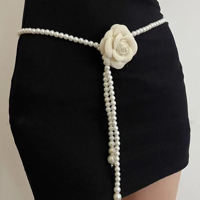 Designer Waist Chain Camellia Pearl Luxury Waist Chain High-end Design Slim Fit Waist Chain Sweet And Cool Fashionable Multifunctional Waist Accessory