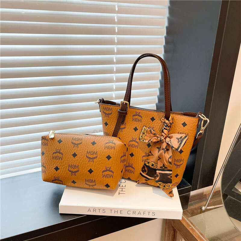 Fashion Print Handbag Large Capacity Should Tote Bags for Women PU Leather Commuter Shoulder Crossbody Bag Fashion Versatile European and American H26