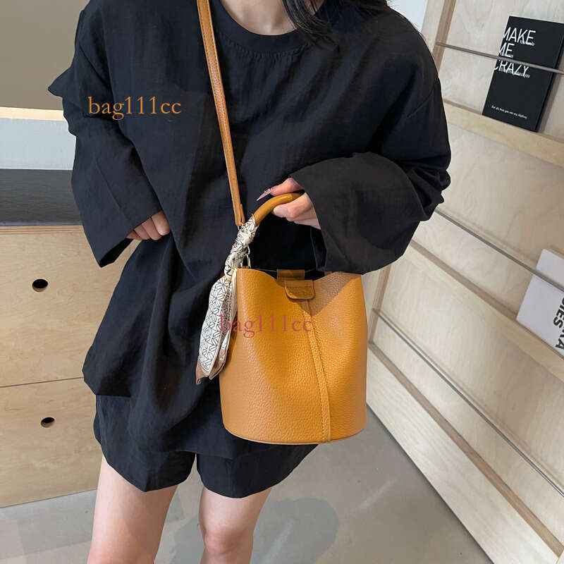 New Arrivals New Red Versatile High-End Feel Single Shoulder Ladies Crossbody Handheld Bucket Bag Evergwish