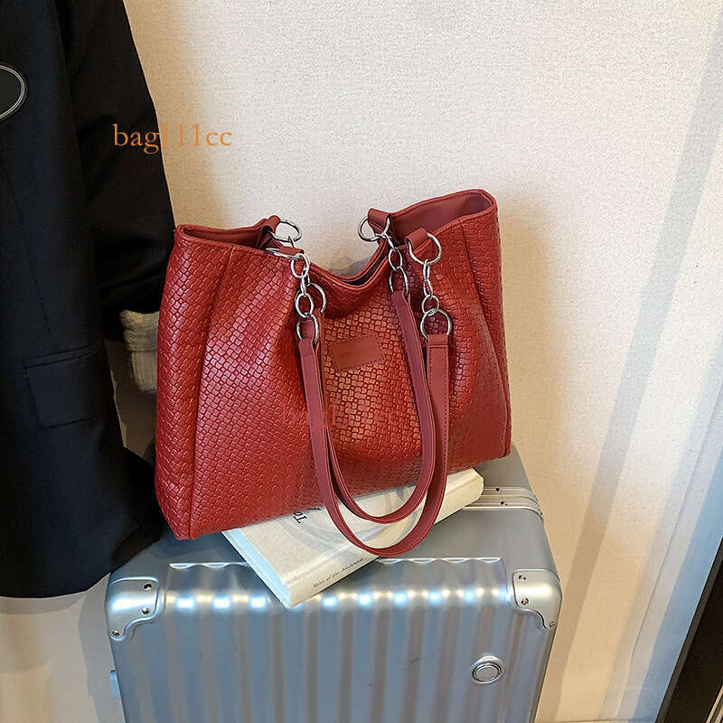 New Arrivals For Women, Large Capacity, New Fashionable Versatile High-End Feel, Single Shoulder Bag, Casual Fashion Commuter Tote Bag Evergwish