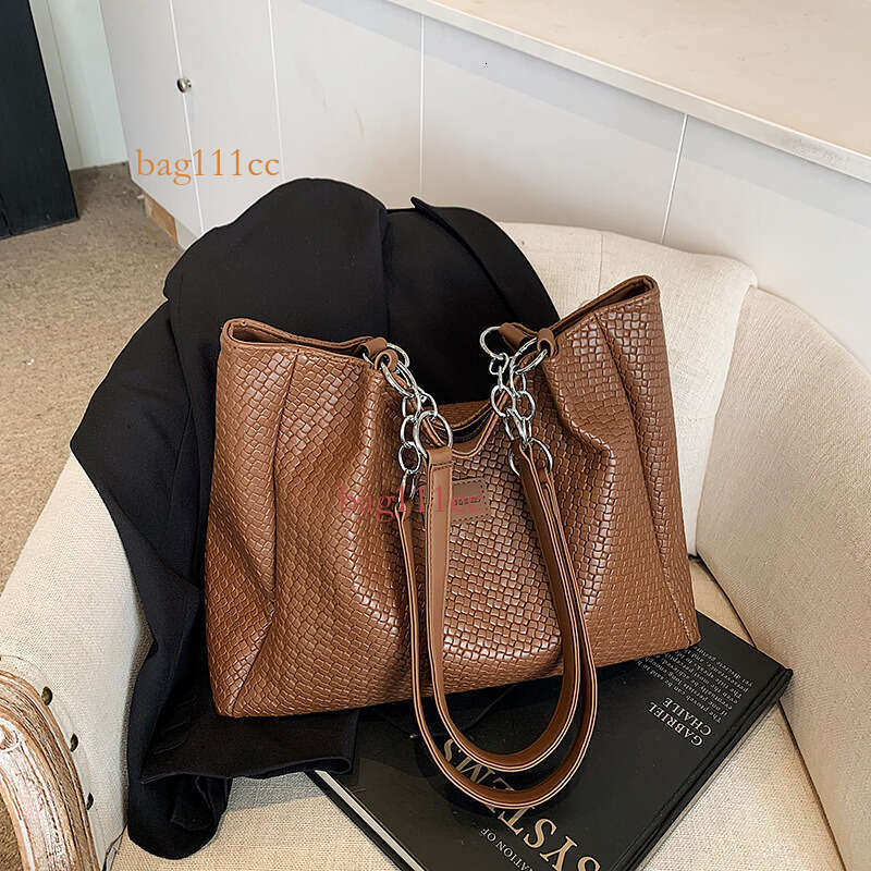 New Arrivals For Women, Large Capacity, New Fashionable Versatile High-End Feel, Single Shoulder Bag, Casual Fashion Commuter Tote Bag Evergwish