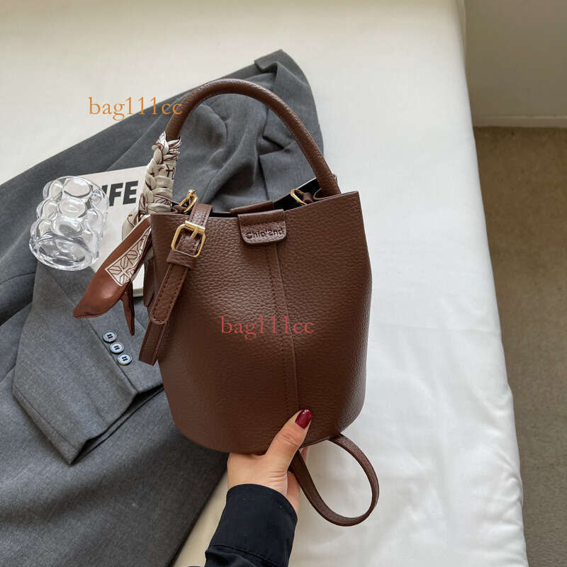 New Arrivals New Red Versatile High-End Feel Single Shoulder Ladies Crossbody Handheld Bucket Bag Evergwish