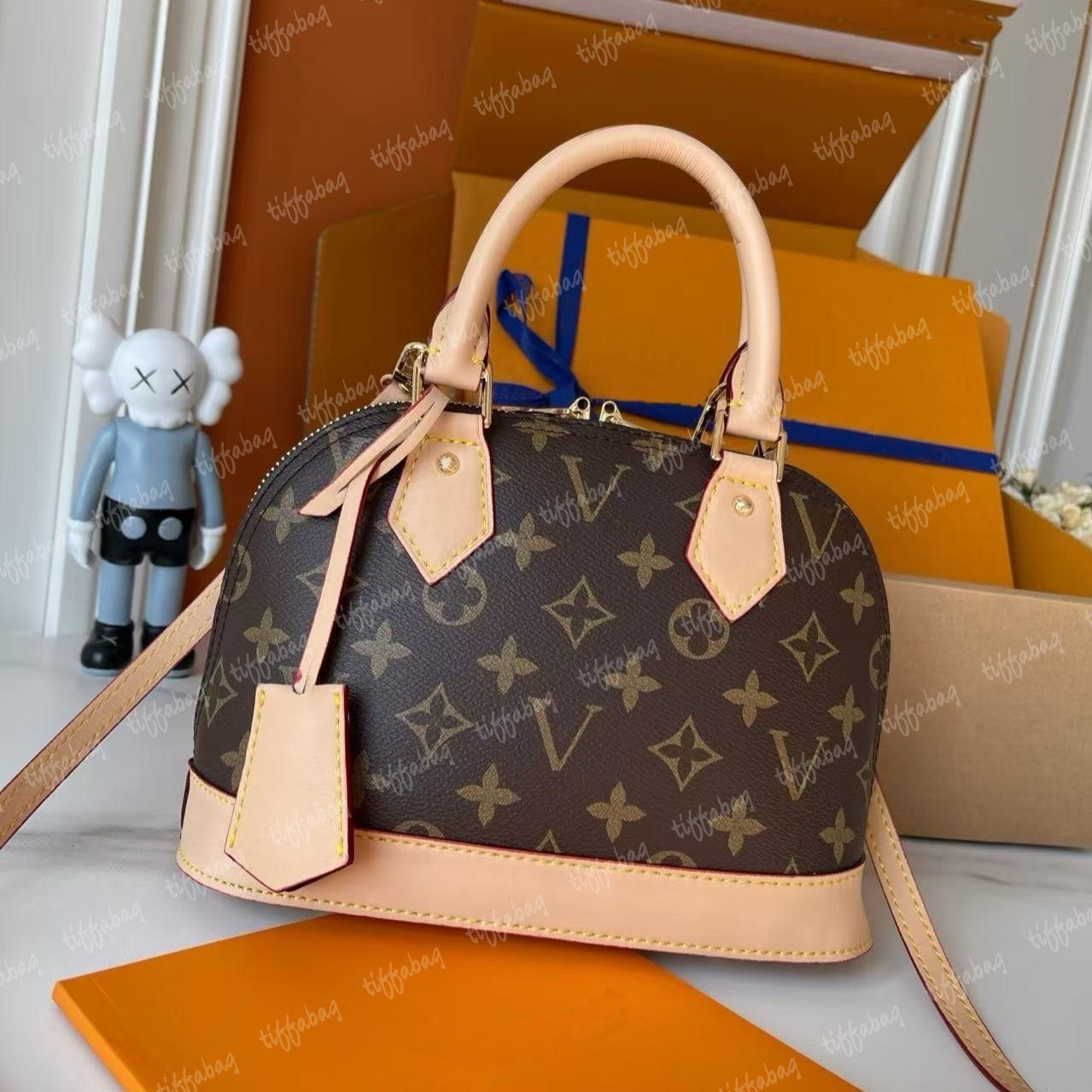 12A High quality New almas bb Womens crossbody shoulder bag Original designer leather handbag leather chain bag luxury tote Classic shell bag expensive wallet