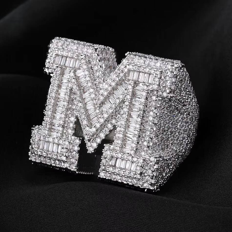 Mens Ring Trend Hip Hop VVS Moissanite Diamond ring 14K 18K Gold Fully Iced Out baguette Cut Diamond M Alphabet Ring