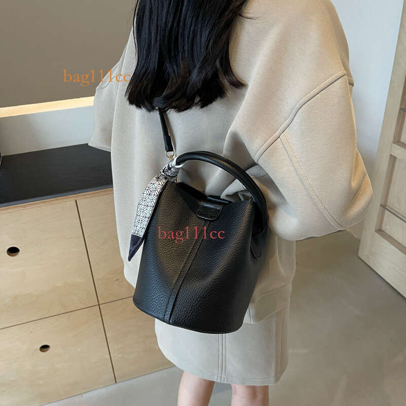 New Arrivals New Red Versatile High-End Feel Single Shoulder Ladies Crossbody Handheld Bucket Bag Evergwish