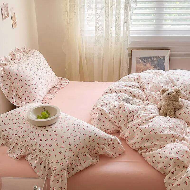 Ins Girl Bedding Heart Cherry Duvet With Double Layer Yann Pink Four PIECE Set Simple Washing Cotton Bed Sheet Y260124
