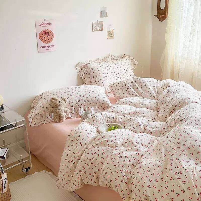 Ins Girl Bedding Heart Cherry Duvet With Double Layer Yann Pink Four PIECE Set Simple Washing Cotton Bed Sheet Y260124