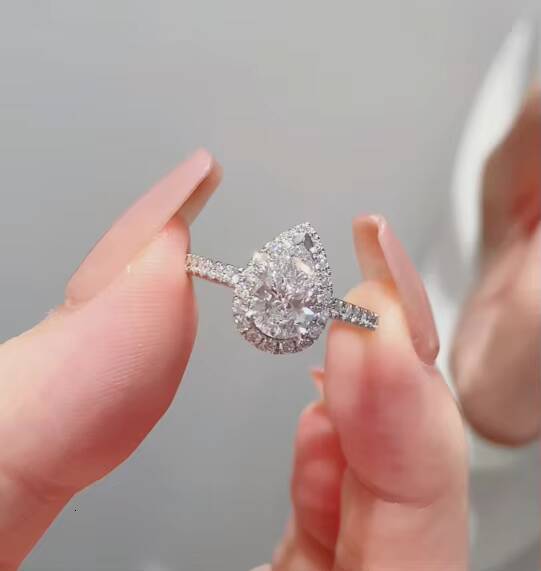 Xinfly Wholesale 1ct Main Stone Pear Lab Grown Diamond Ring Pt950 Water Drop Factory Price Platinum CVD Fine Jewelry Custom