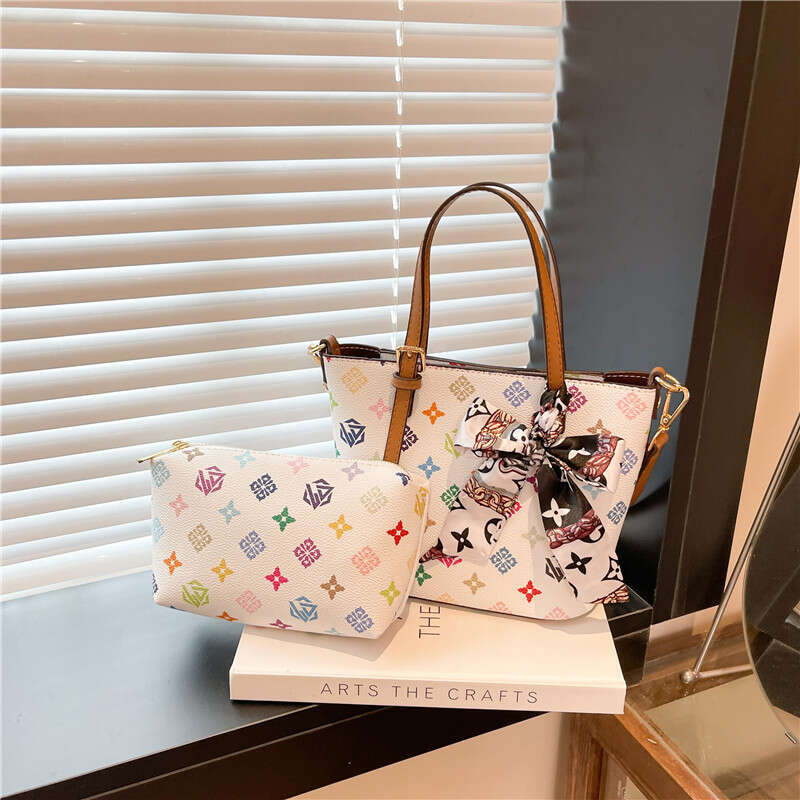 Fashion Print Handbag Large Capacity Should Tote Bags for Women PU Leather Commuter Shoulder Crossbody Bag Fashion Versatile European and American H26