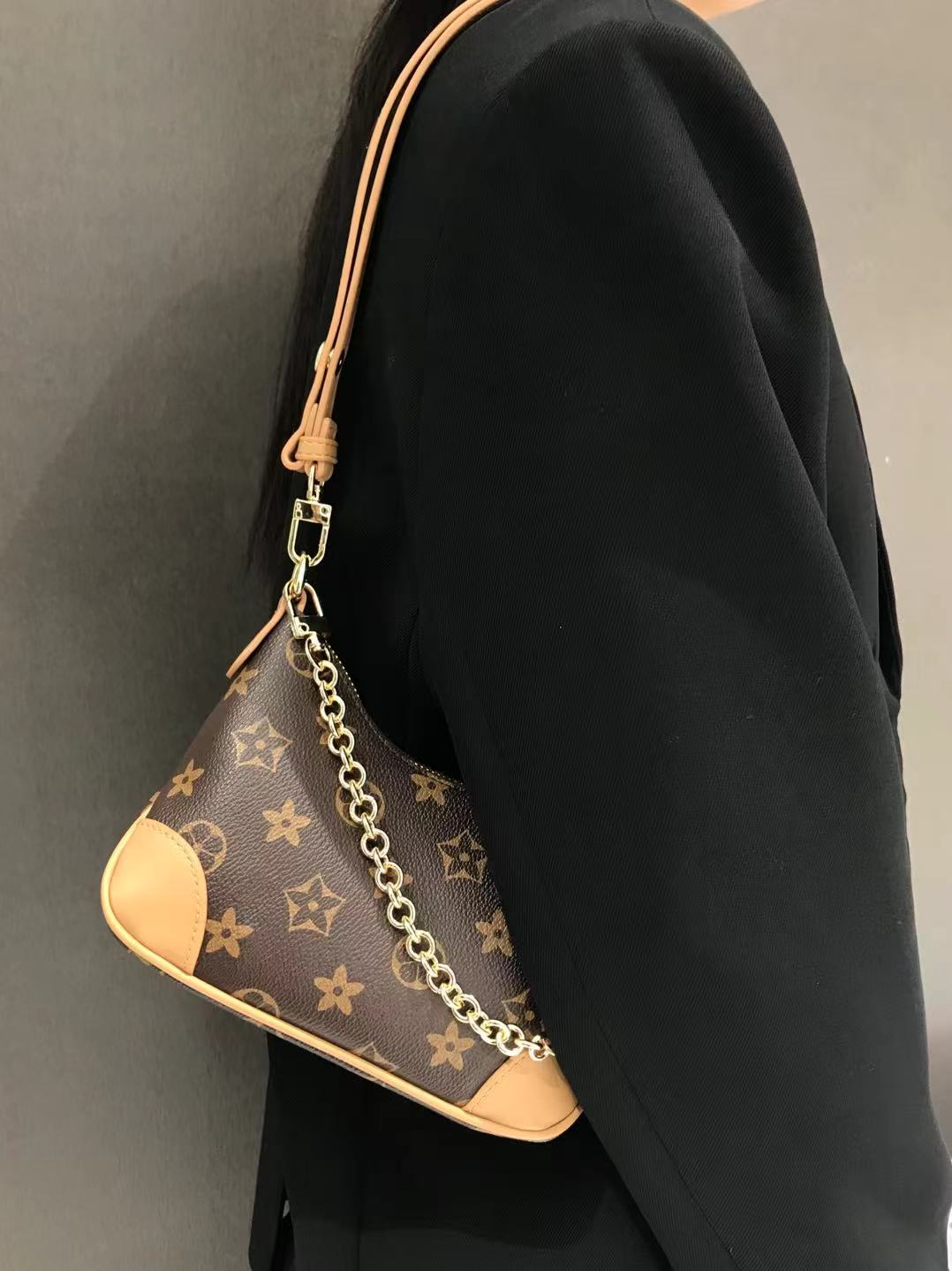 2026 New Printed Design Versatile Fashion Luxury Retro Light Luxury Shoulder Bag Women's Elegant Party Handbag