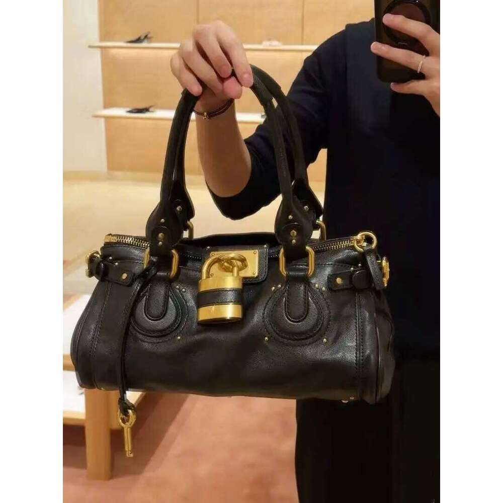 punk Street Bag,Vintage Lock Buckle Designer Tote Bag,classic Large Capacity Commuting Shoulder Bags, Fashionable Lady Handbags