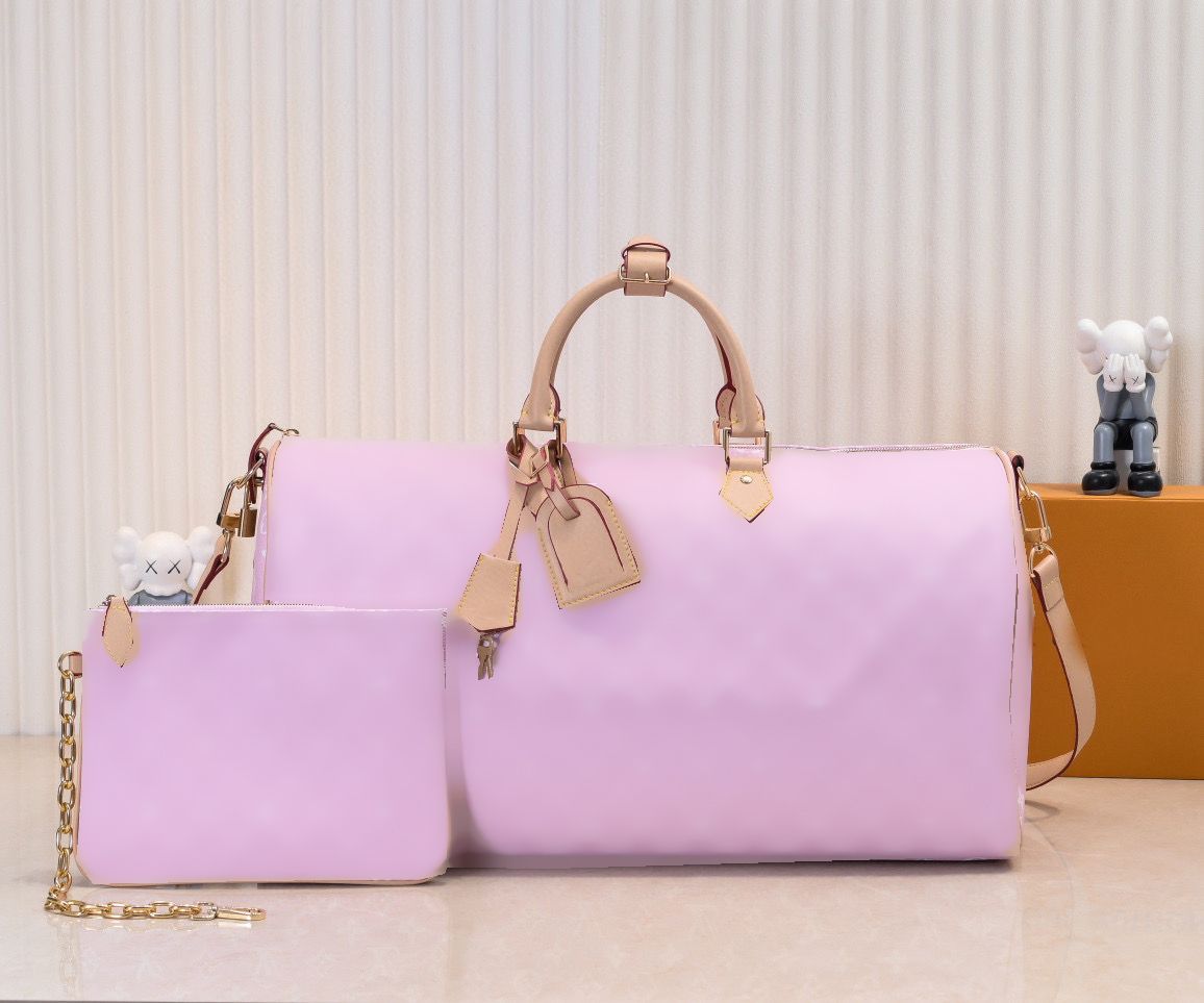 Elegant Daily Carryall Satchel Featuring Ample Storage Space