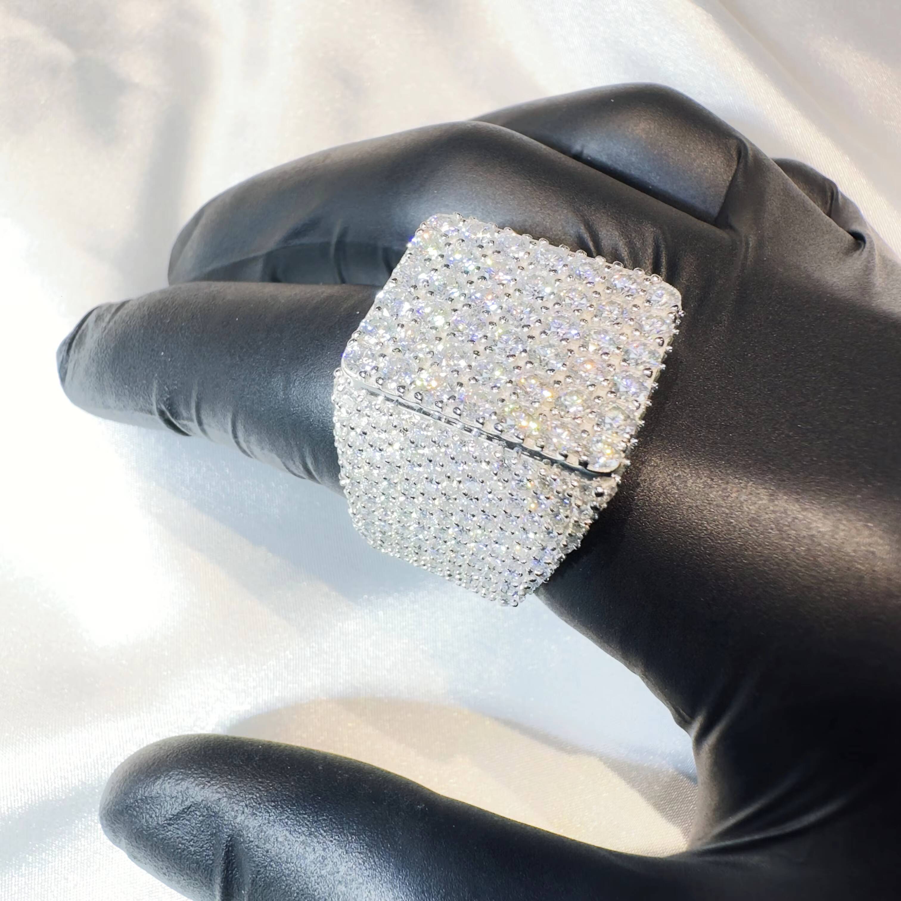 Fashion Hip Hop Jewelry Fine Inlaid with VVS Moissanite Ring with S925 Silver Ring Hip Hop Iced Out Ring