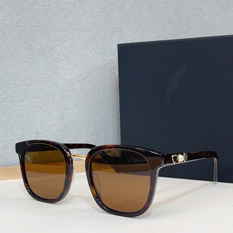 Fashionable Cool Womens Sunglasses Acetate Square Design Pearl Flower Heart Retro Style Casual Goggles 8822 Special Box