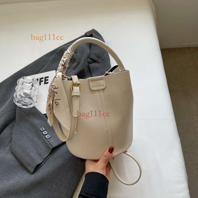 New Arrivals New Red Versatile High-End Feel Single Shoulder Ladies Crossbody Handheld Bucket Bag Evergwish