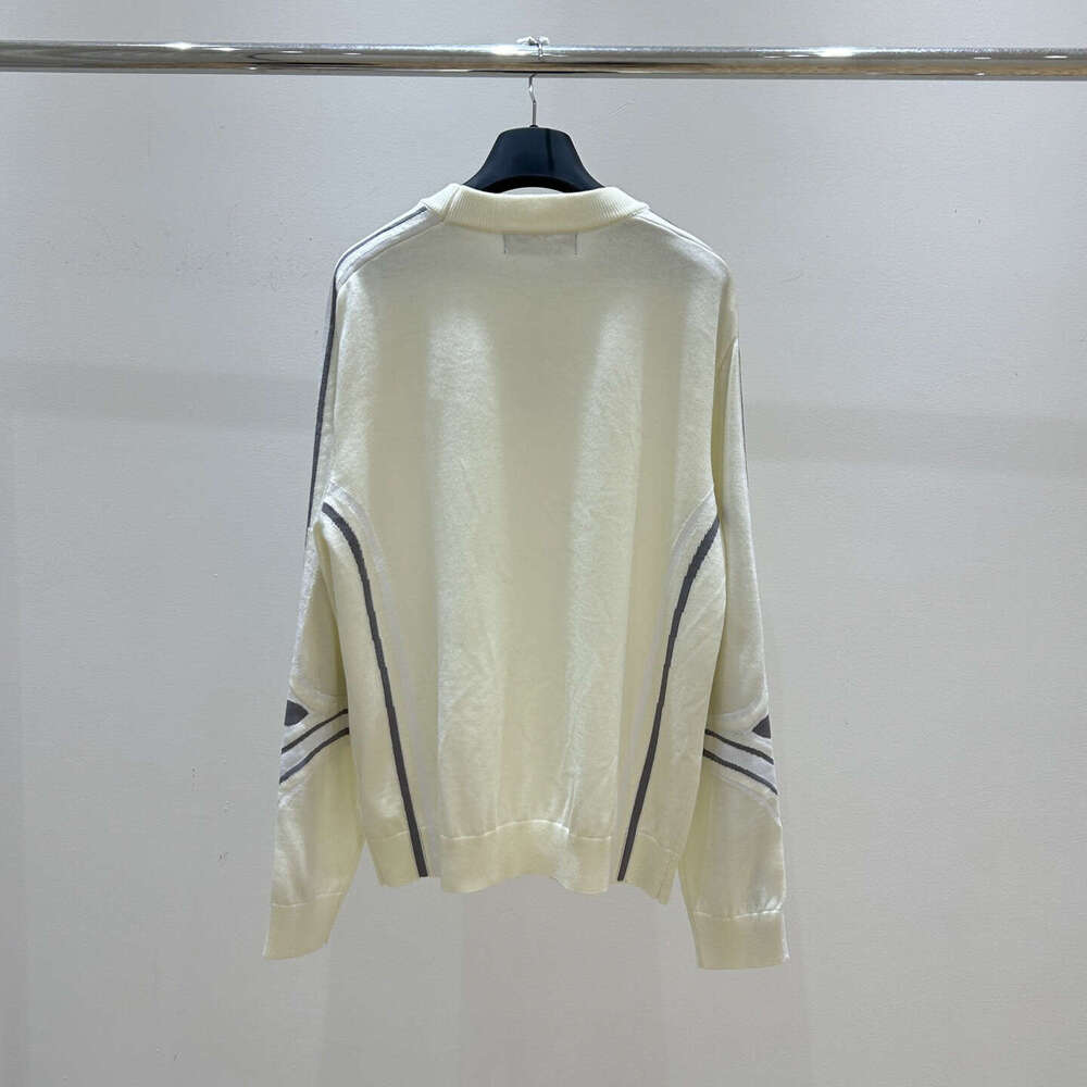 2026 Autumn/Winter New Heart Patch Leather Round Neck Hoodie Long Sleeve Solid Color Simple Wool Knitted Women's Sweater