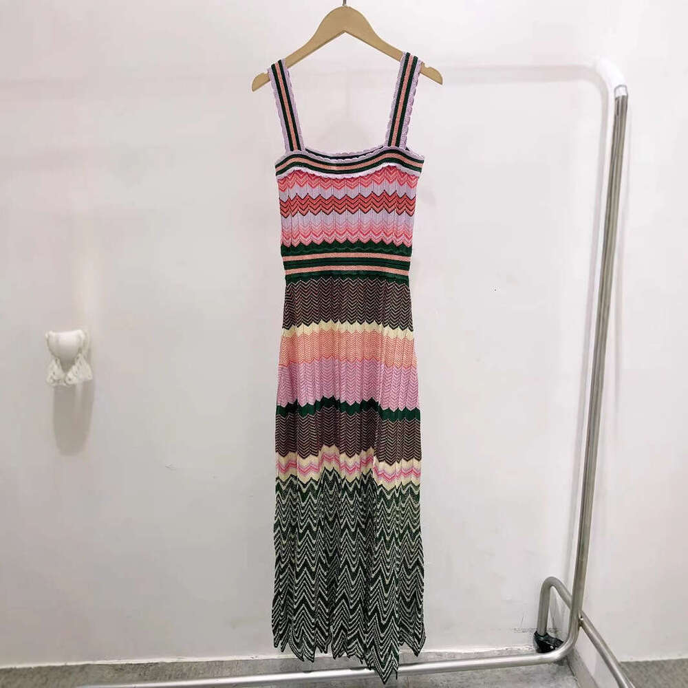 2026 Spring/Summer New Designer Retro Style Decorative Folded Printed Patch Slimming Dress