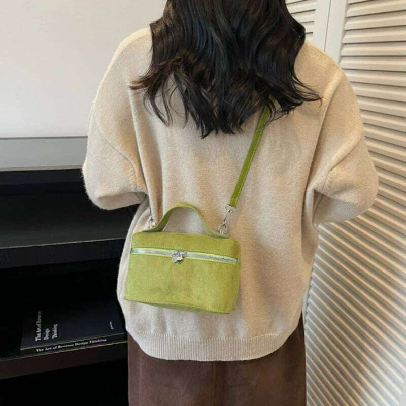 Autumn Winter Premium Suede Crossbody Retro Stylish Shoulder Comfortable and Versatile Texture Storage Bag for Women XJ260125