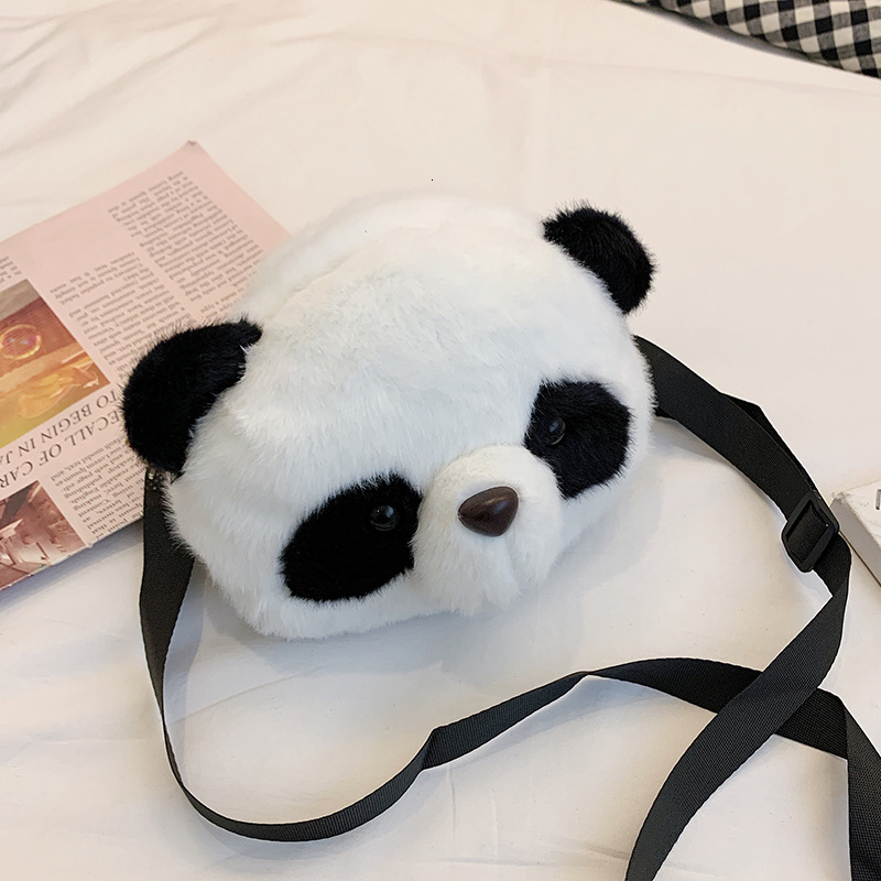 Cute toy panda doll style shoulder bag, suitable for children to use. This cross disciplinary design plush bear gift