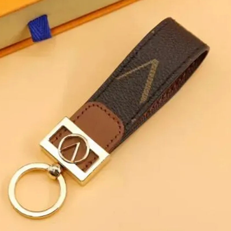 2026 Keychain Classic Exquisite Luxury Designer Car Keyring Zinc Alloy Letter Unisex Lanyard Gold Black Metal Small Jewelry Lov 01 luxury keychain bag charm