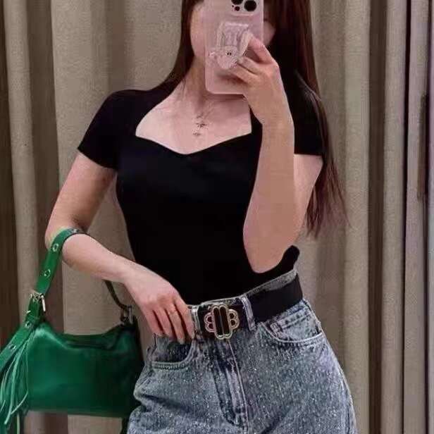 2026 early spring French elegant designer U-neck short sleeved slim knit T-shirt basic shirt for women