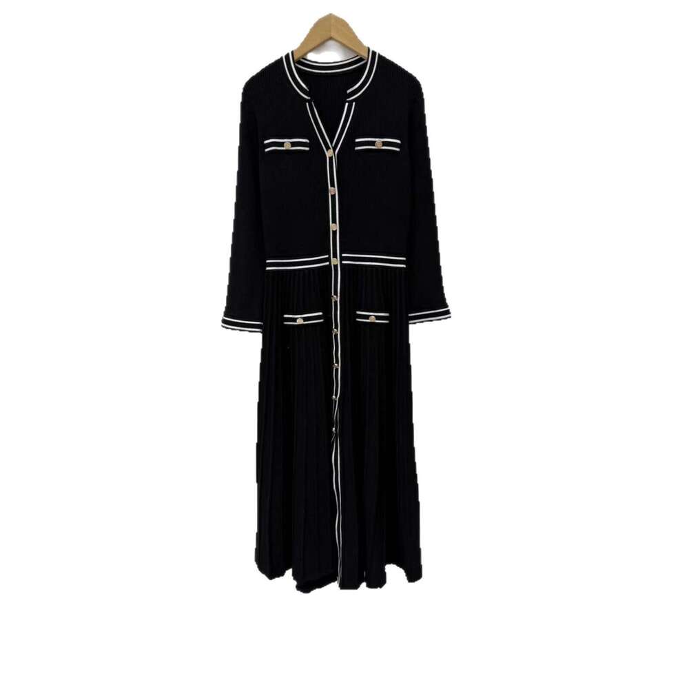 French Elegance 2025 Autumn/Winter New V-neck Folded Color blocked Knitted Women's Dress for Children