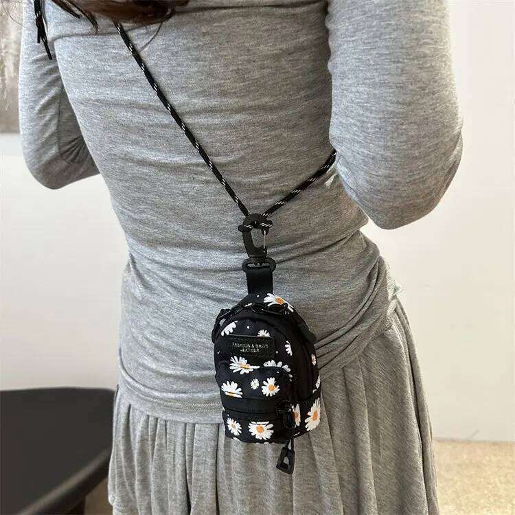 Women Small Mini Lipstick Headphones Trendy Fashionable Pendant Simple Niche Design Fabric Single-shoulder Crossbody Bag XJ260125