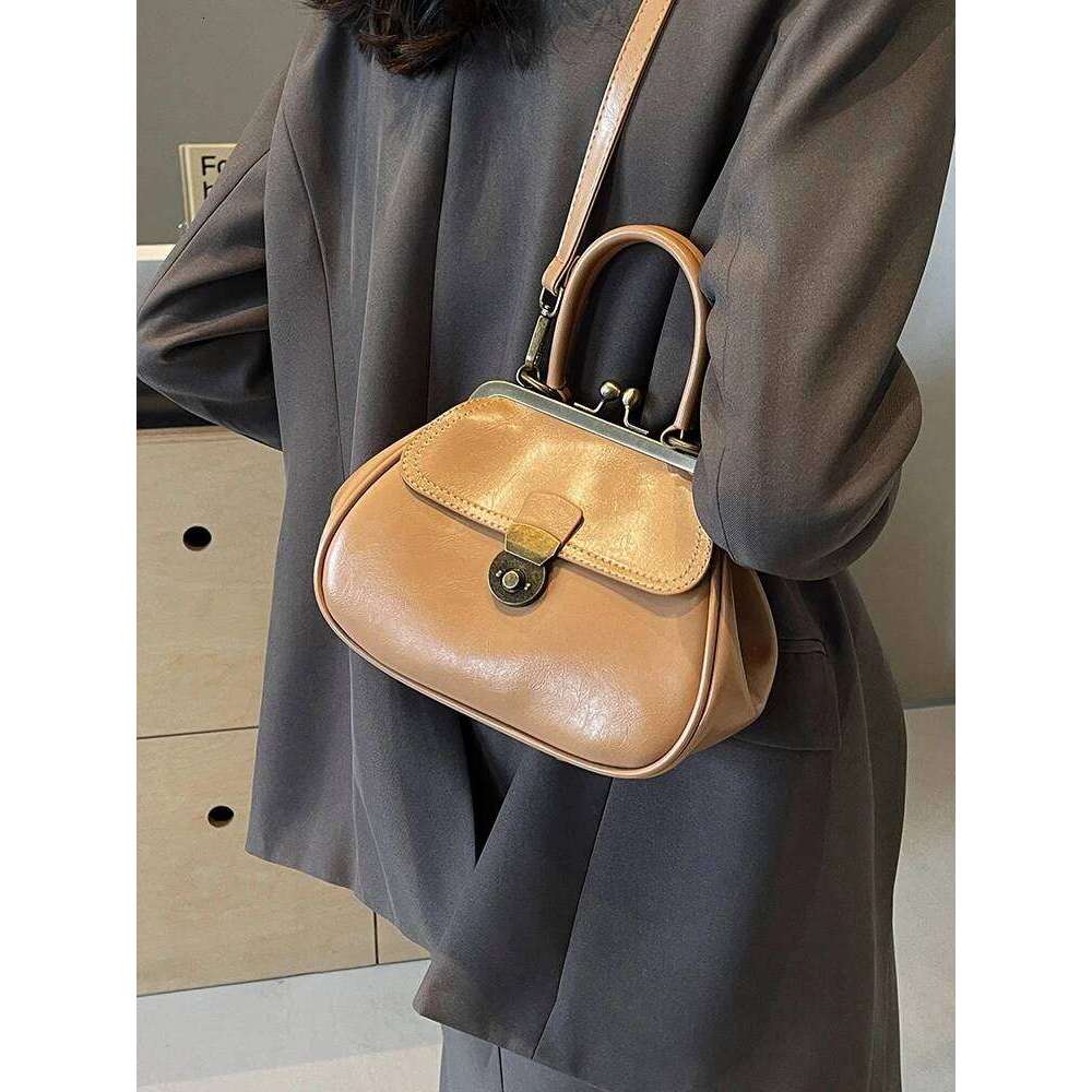 Women's New High Quality Texture Crossbody Bag Autumn Winter Retro Versatile Single Shoulder Fashion Trend PU Solid Handbag XJ260125