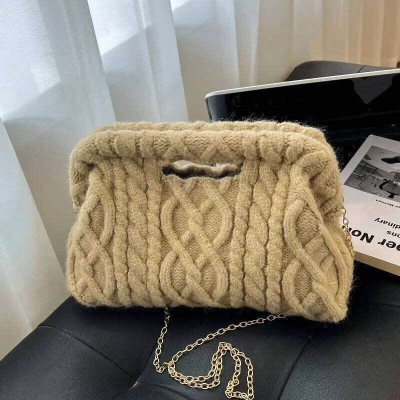 Versatile Chain Knitting Crossbody Winter Women Knitted Shoulder Knit Clamp Mouth Clutch Bag Chic Fashion Shell Handbag XJ260125