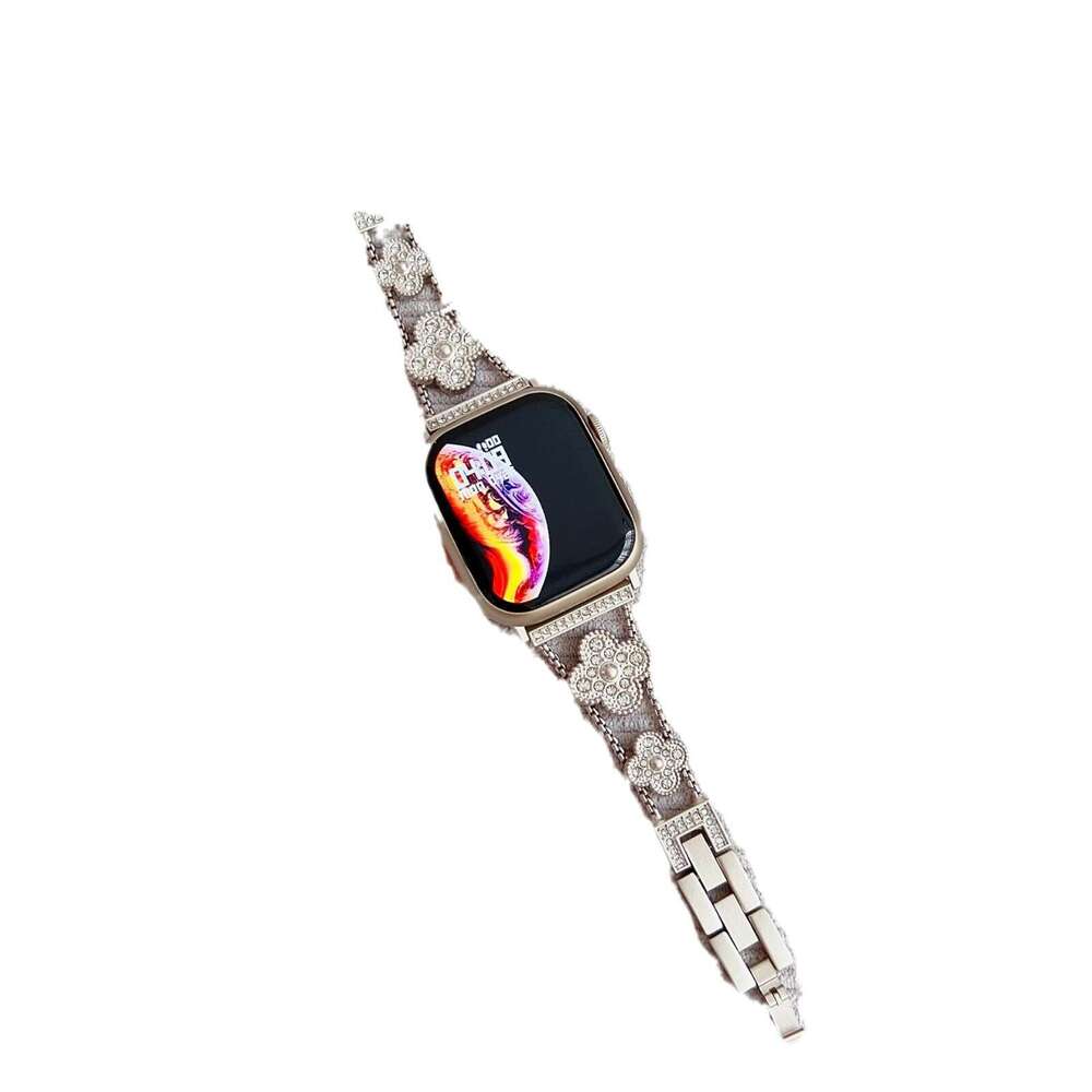 Four-Leaf Clover Diamond-Encrusted Apple Watch Band for Series 10/9/8/7 Alloy Metal Bracelet Women's Fashion Dressy Replacement Strap Fashion