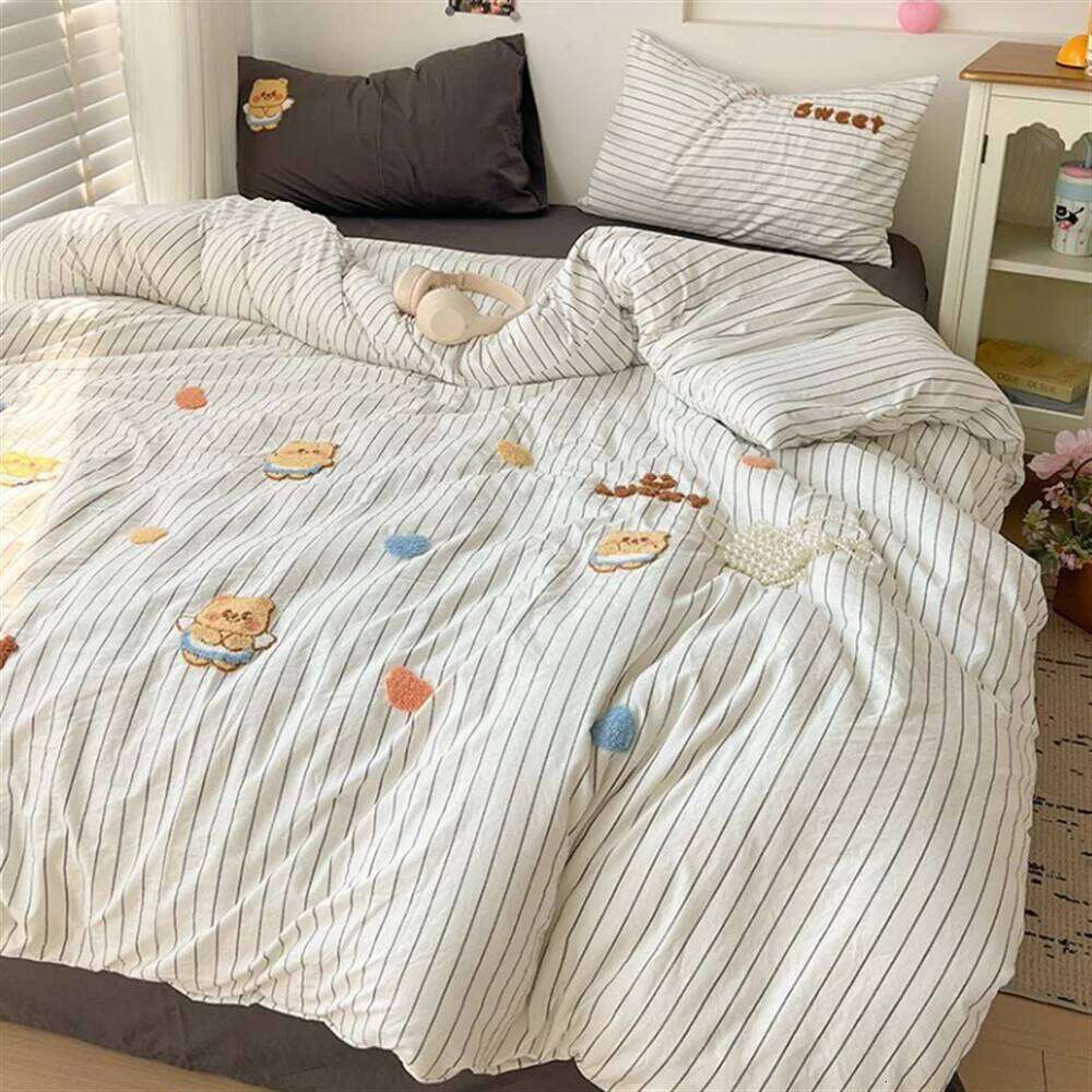 Ins Cartoon Embroidery Quilt Non-Cotton Love Cream Fresh Four-Piece Printing Lovely Korean Sheets 3-Piece Set Y260124
