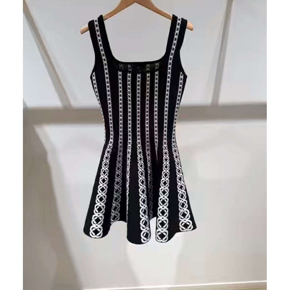 2026 Autumn New French Elegant Designer Jacquard Striped Sleeveless Belt Knitted Dress for Children