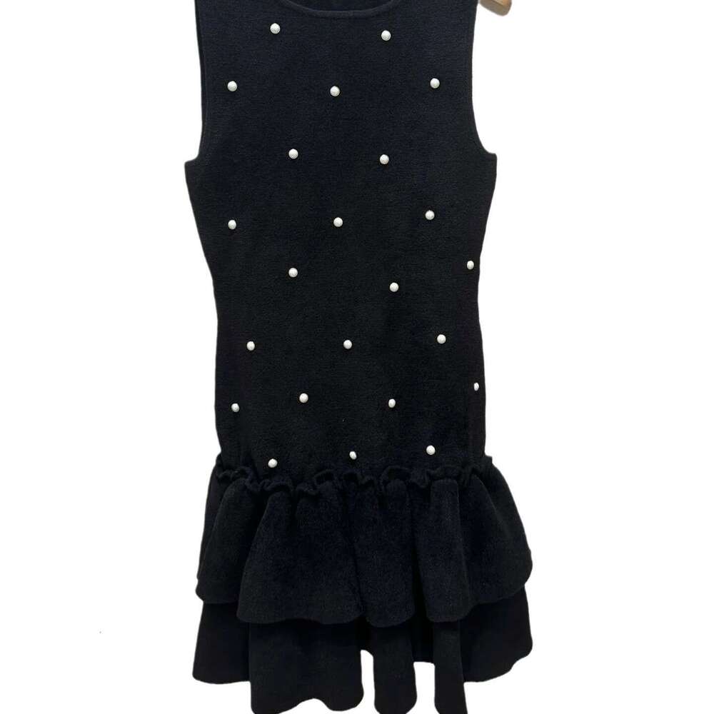 2026 Autumn New Designer French Black Sleeveless Knitted Women's Cake Skirt Clothing