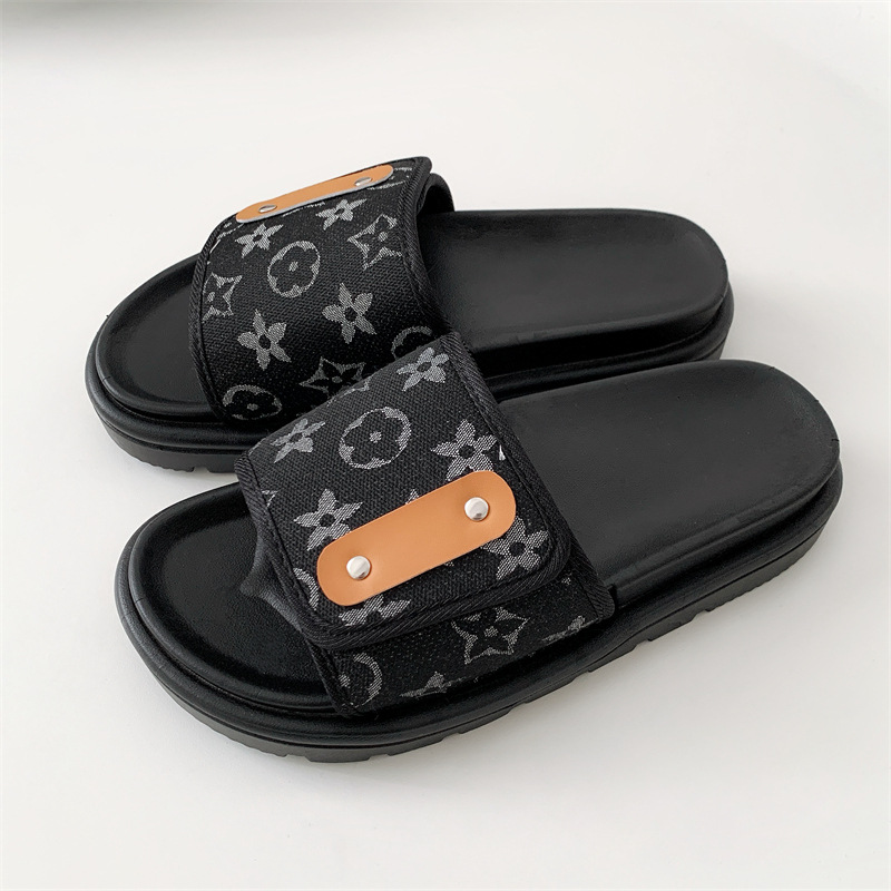 Free delivery Slippers Velcro Thick Bottom One Word Summer Slippers Fashionable Outdoor Sandals