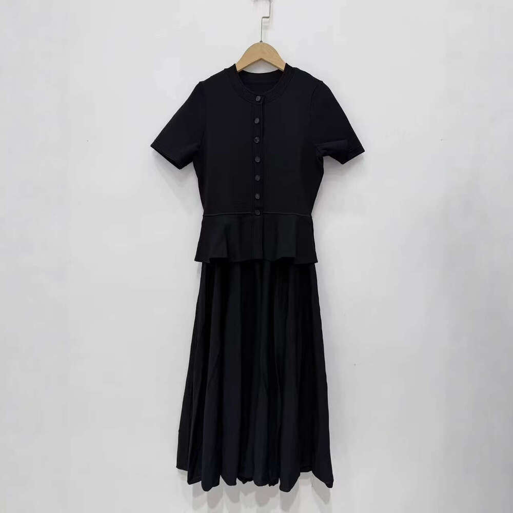 French Elegance 2026 Spring Hepburn Style Ruffle Fake Two Piece Short Sleeve Waist Long Knitted Dress