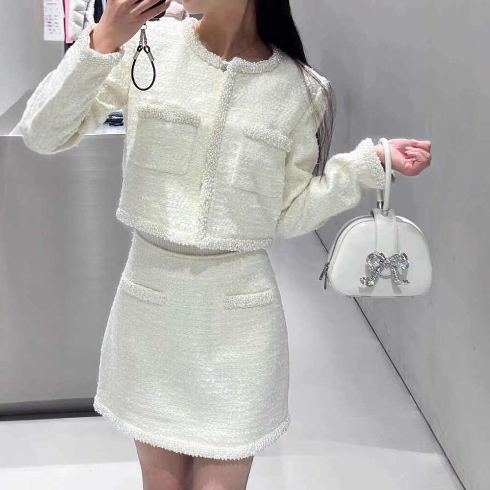 2026 Autumn/Winter New French Trendy Social Glitter Pearl Bordered Short Jacket Women's Skirt Set
