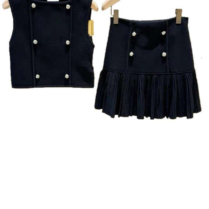 2026 Women's Designer Summer New Cotton Classic Loose Fashion Men's and Women's T-shirts Couple Short Sleeves