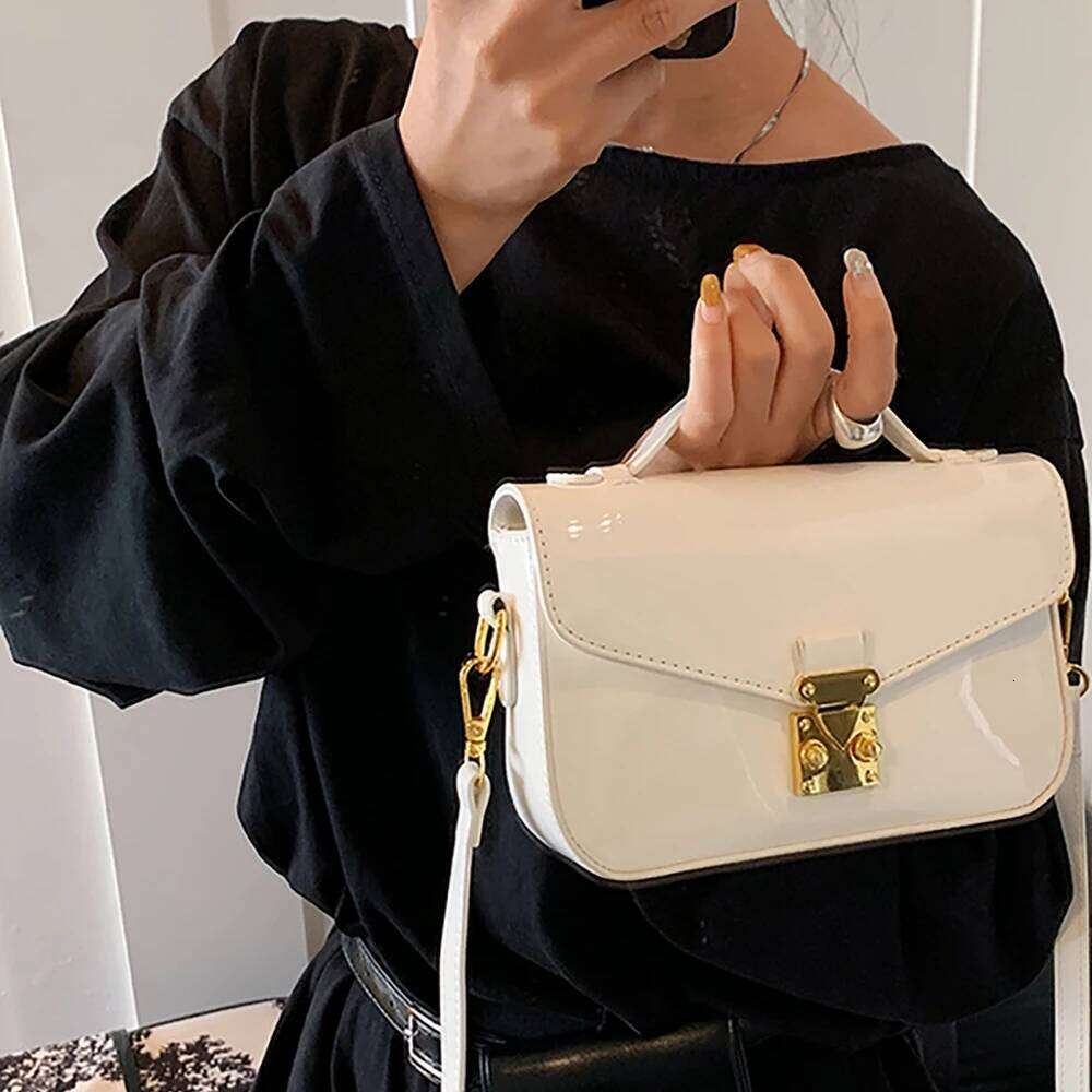 Luxury Burgundy Square Shoulder Bags for Women Trendy Patent Leather Small Flap Crossbody Bag Top-Handle Lock Buckle Handbags XJ260125