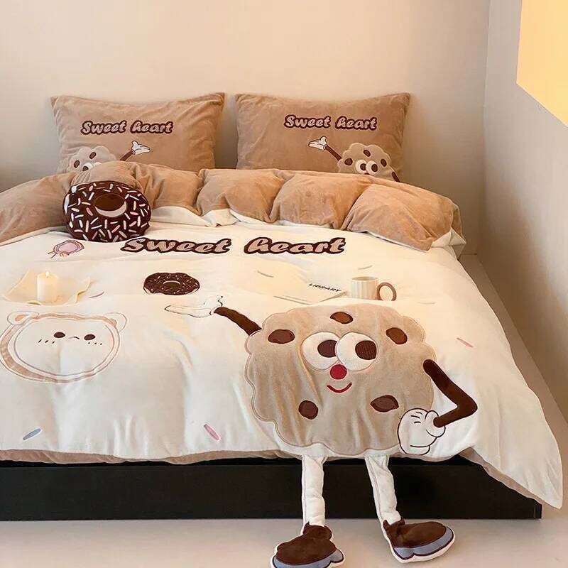 High End Three-dimensional Embroidered Milk Velvet Four Piece Set Cartoon Biscuit Pattern Winter Warm Duvet Cover Bed Sheet Y260124