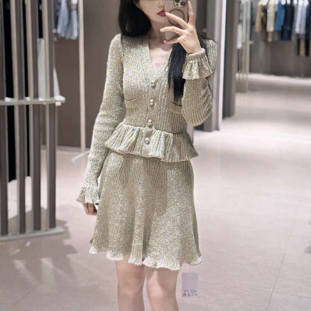 2026 Autumn New Designer Elegant Gold V-neck Waist Ruffle Women's Fake Two Piece Knitted Dress for Women