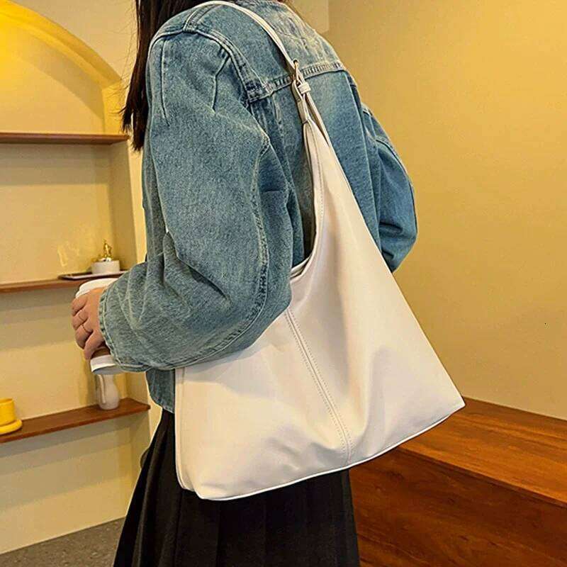 Korean Style Commute Shoulder Retro Large Capacity Pu Leather Tote Solid Color Minority Design Women's Underarm Bag XJ260125