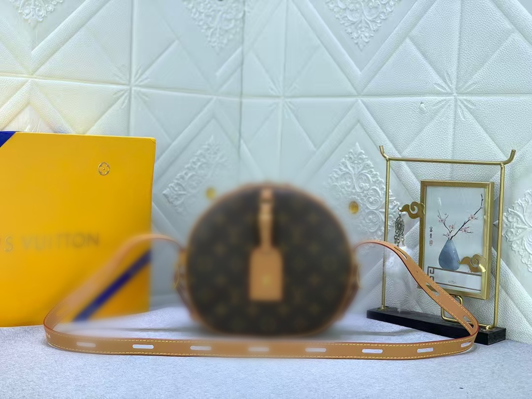 Luxury-Style Retro Casual Petite Round Crossbody Shoulder - Leather Women's Bag